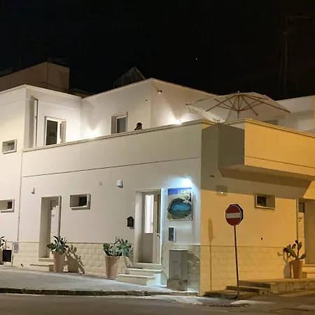 Spacious In Melendugno, 75 Sqm, Air-conditioned. Melendugno