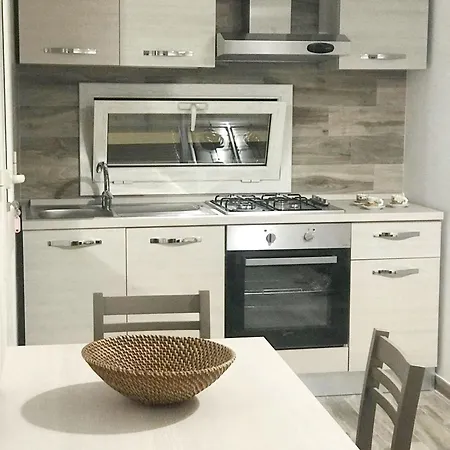 Spacious In Melendugno, 75 Sqm, Air-conditioned. Appartamento *