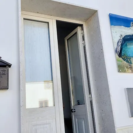 Spacious In Melendugno, 75 Sqm, Air-conditioned. Appartamento